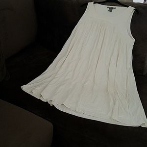 White Sleeveless Pleated Stretch Dress